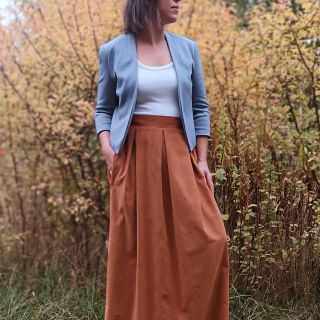 Podzimní barvy🍂🍁. Jedná z dalších manšestrových sukní, které máme v nabídce. Tentokrát je to tenčí manšestr, jemnější....